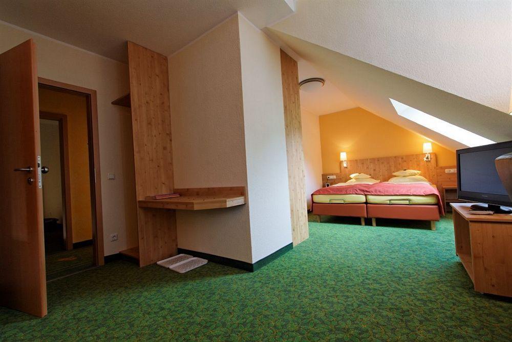 Hotel Und Landgasthof Zum Bockshahn Spessart  Luaran gambar