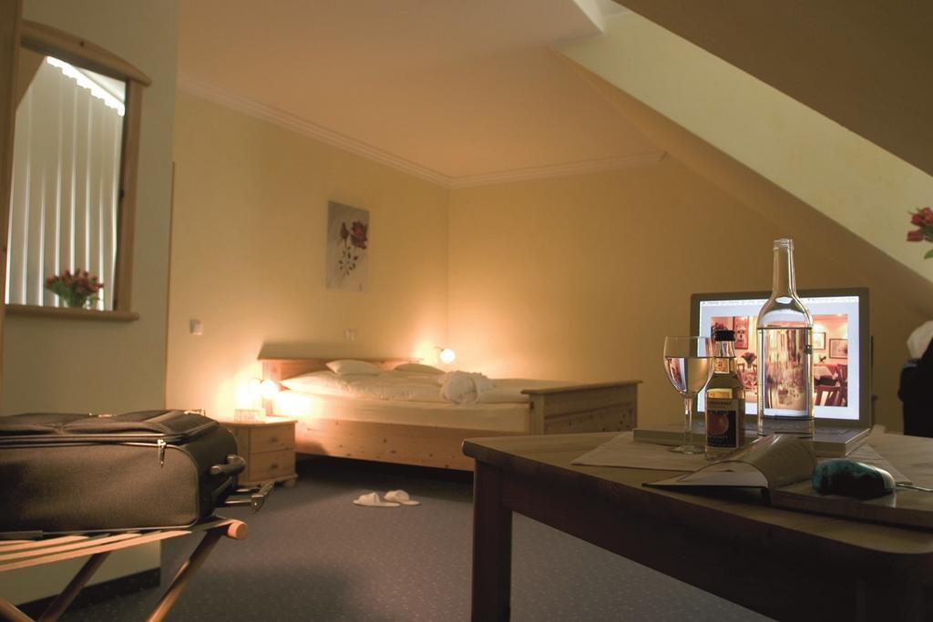 Hotel Und Landgasthof Zum Bockshahn Spessart  Luaran gambar