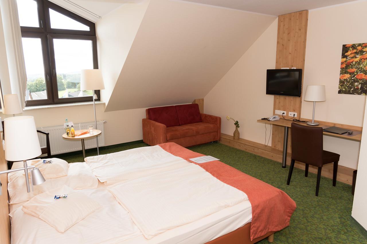 Hotel Und Landgasthof Zum Bockshahn Spessart  Luaran gambar