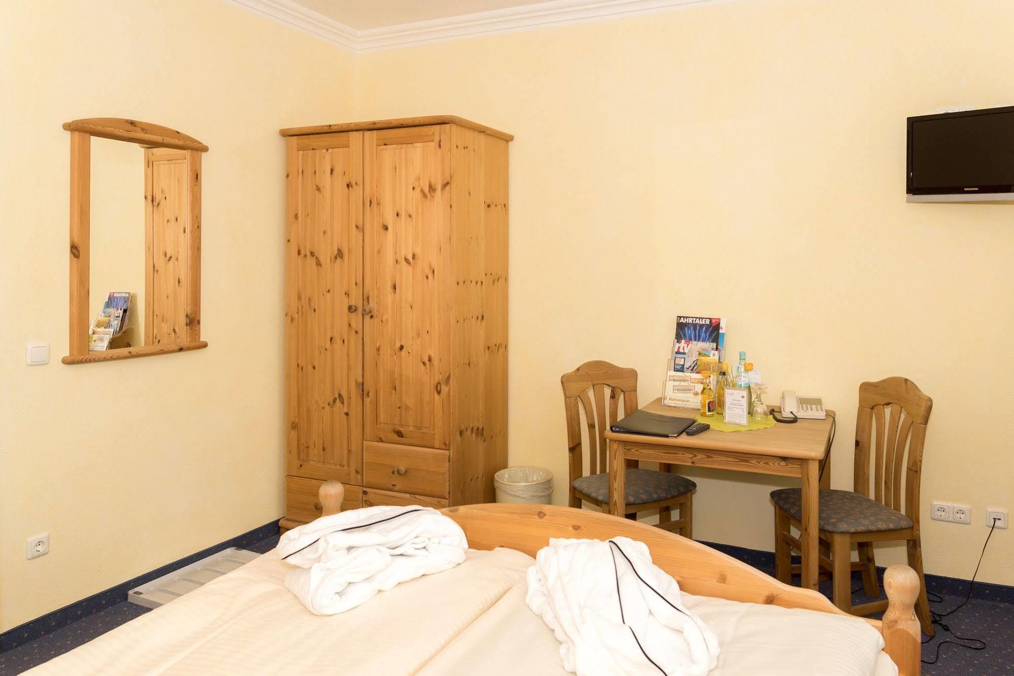 Hotel Und Landgasthof Zum Bockshahn Spessart  Luaran gambar
