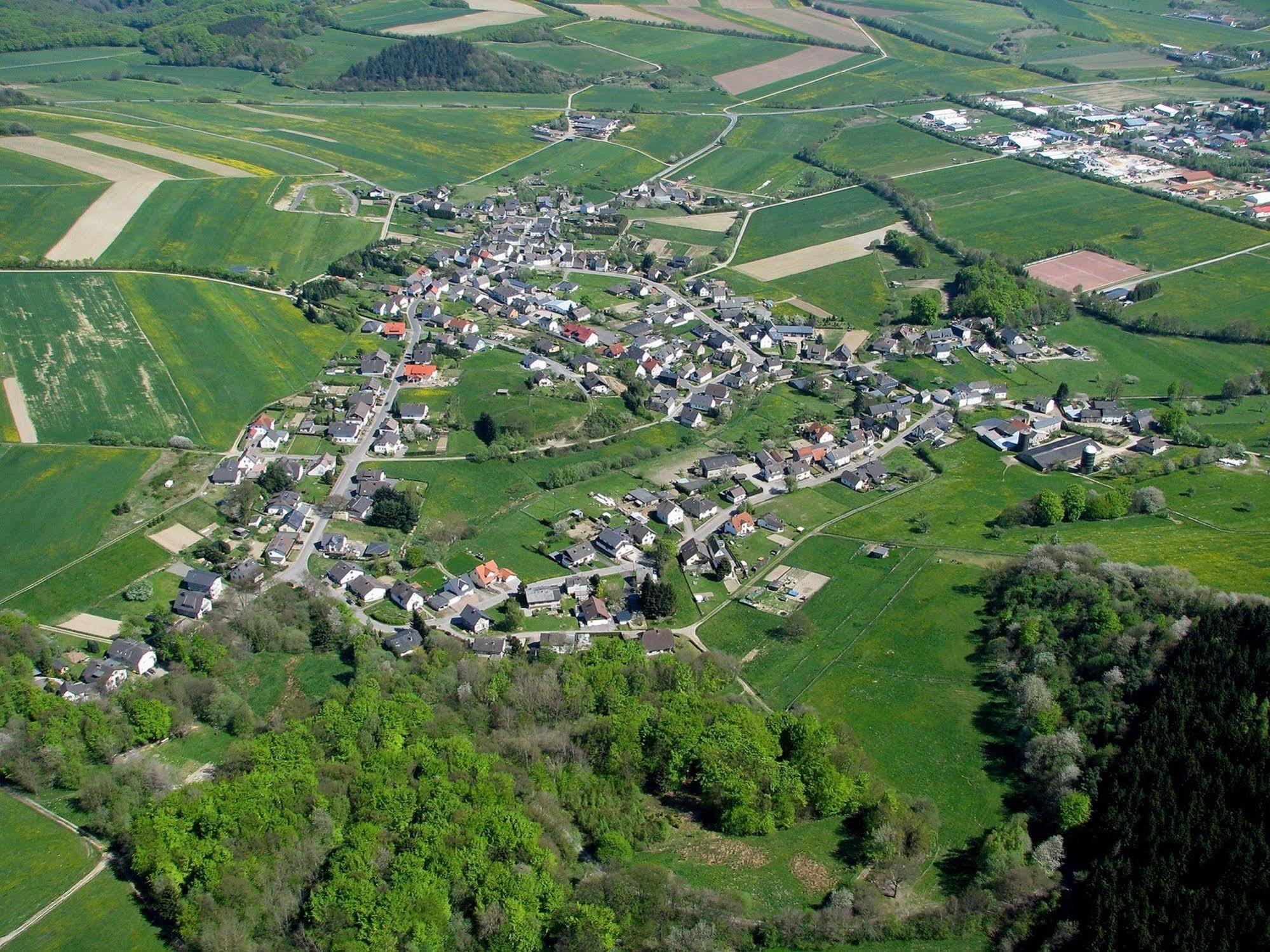 Hotel Und Landgasthof Zum Bockshahn Spessart  Luaran gambar