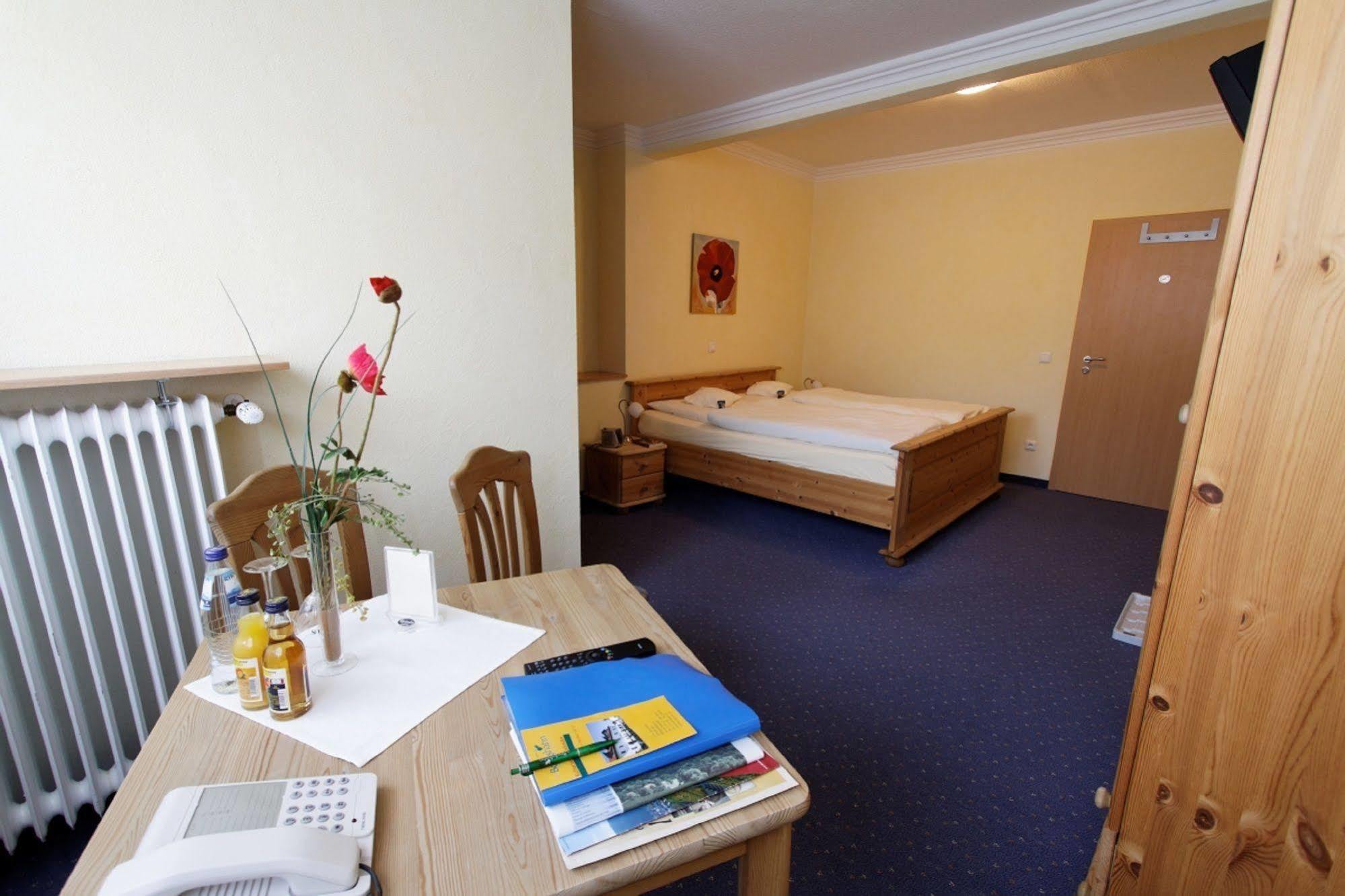 Hotel Und Landgasthof Zum Bockshahn Spessart  Luaran gambar
