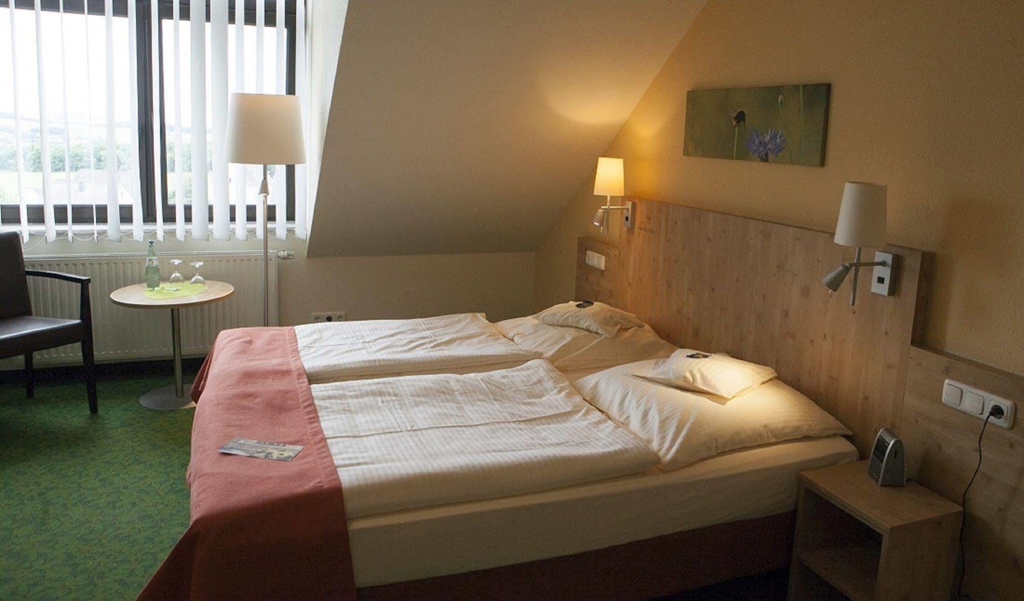 Hotel Und Landgasthof Zum Bockshahn Spessart  Luaran gambar